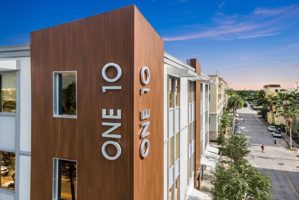 ONE10-SLIDER6